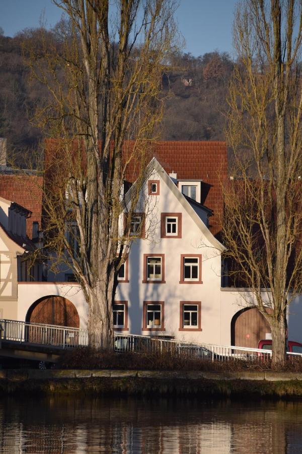 Отель Maindrei - Schlafen Am Fluss Margetshoechheim Экстерьер фото